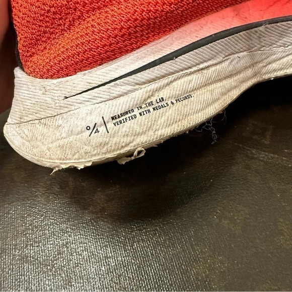NIKE Vaporfly 4% Flyknit Bright Crimson US 7.5 - Picture 4 of 7